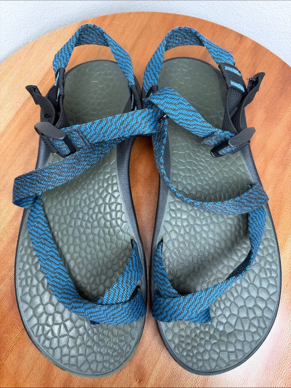 Men’s Chaco Sandal Performance Sandals Blue & Black Print Size 11